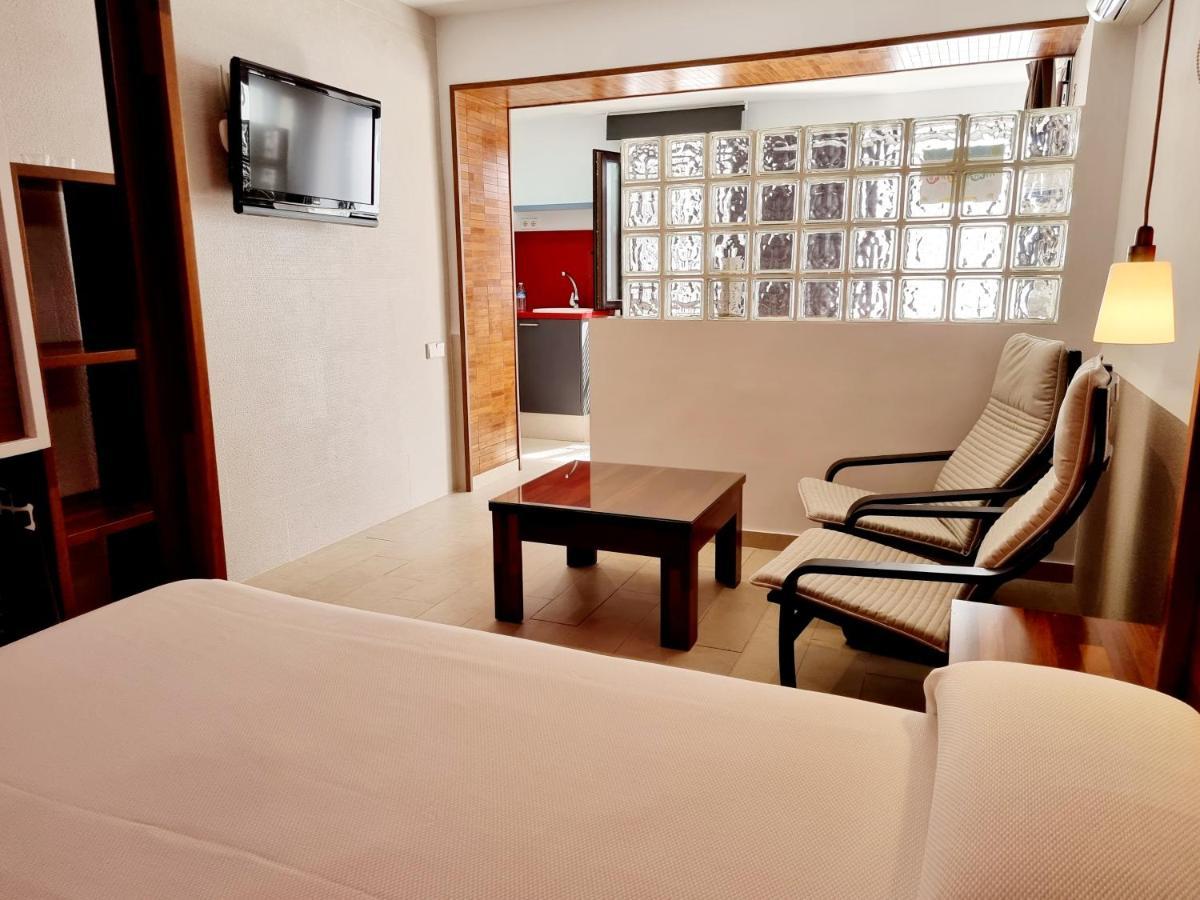 Apartamentos El Arrecife كونيل ذي لا فرونتيرا المظهر الخارجي الصورة