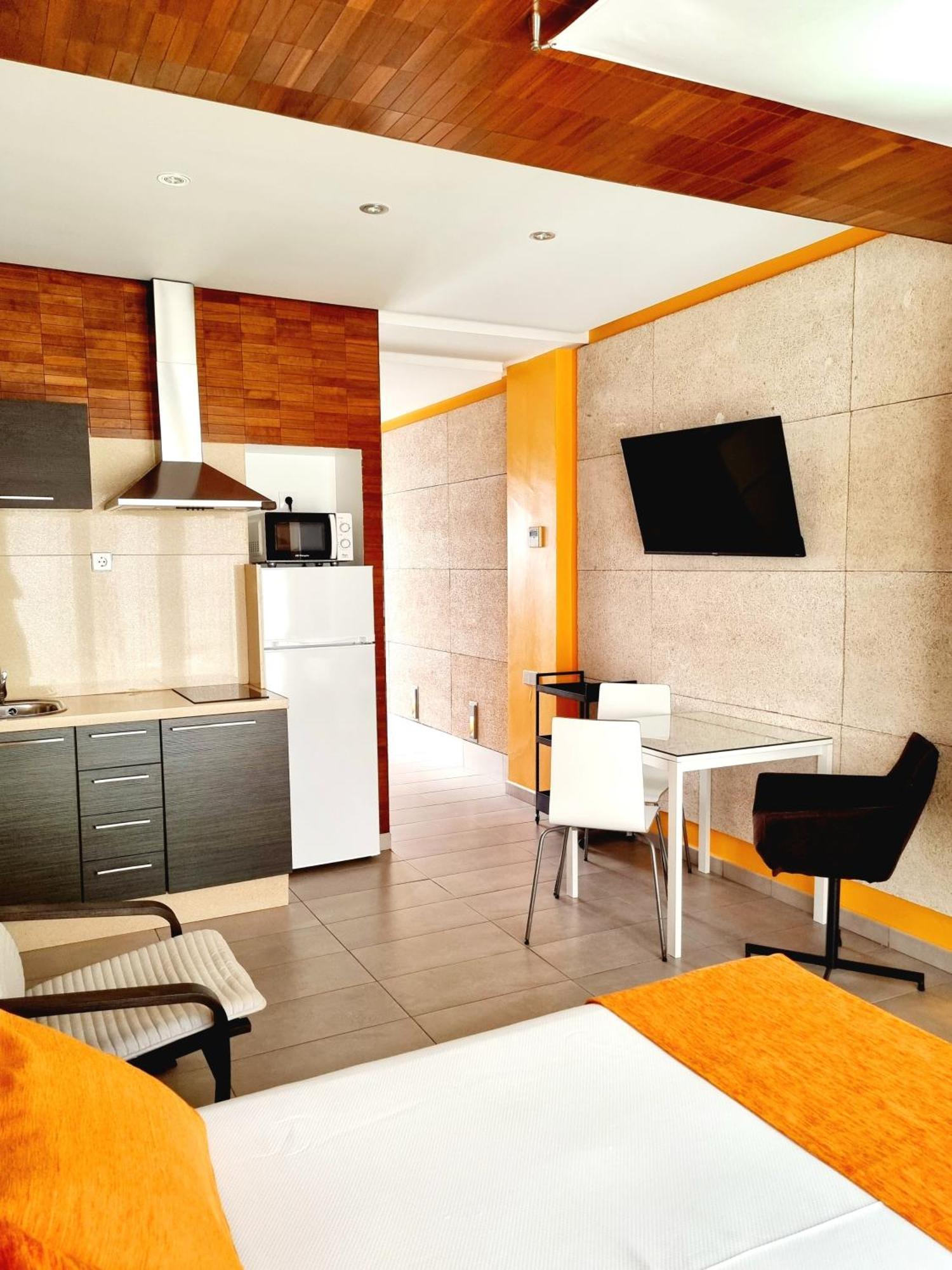 Apartamentos El Arrecife كونيل ذي لا فرونتيرا المظهر الخارجي الصورة